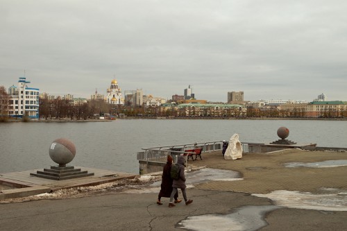 Екатеринбург, набережная городского пруда.